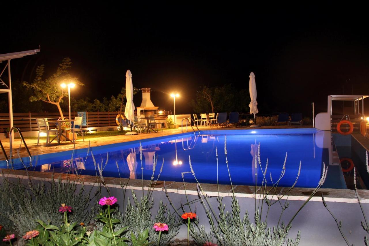 George Studios Vasiliki Exterior foto